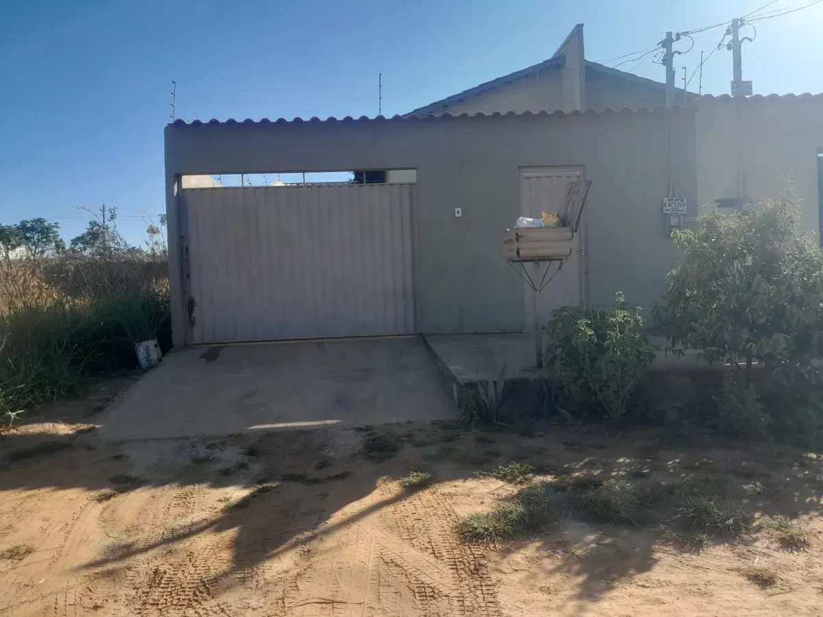 Vendo ÁGIO Casa 2/4 em Caldas Novas