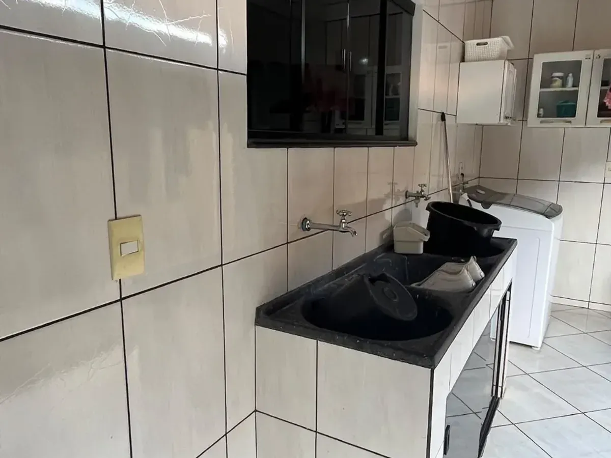 CASA COM 4 SUÍTES E ENERGIA SOLAR /MINAÇU /GO