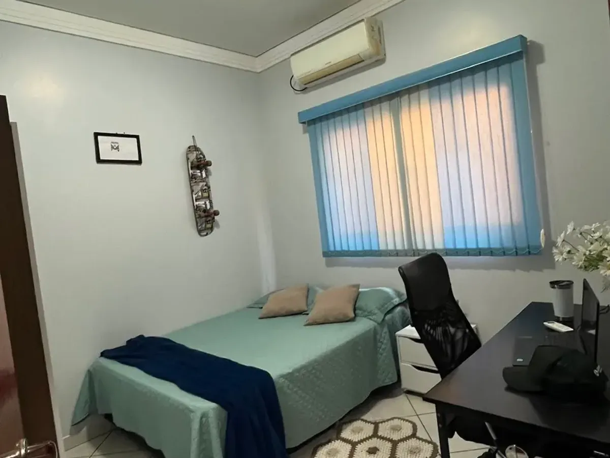 CASA COM 4 SUÍTES E ENERGIA SOLAR /MINAÇU /GO