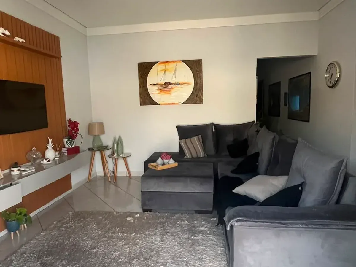 CASA COM 4 SUÍTES E ENERGIA SOLAR /MINAÇU /GO