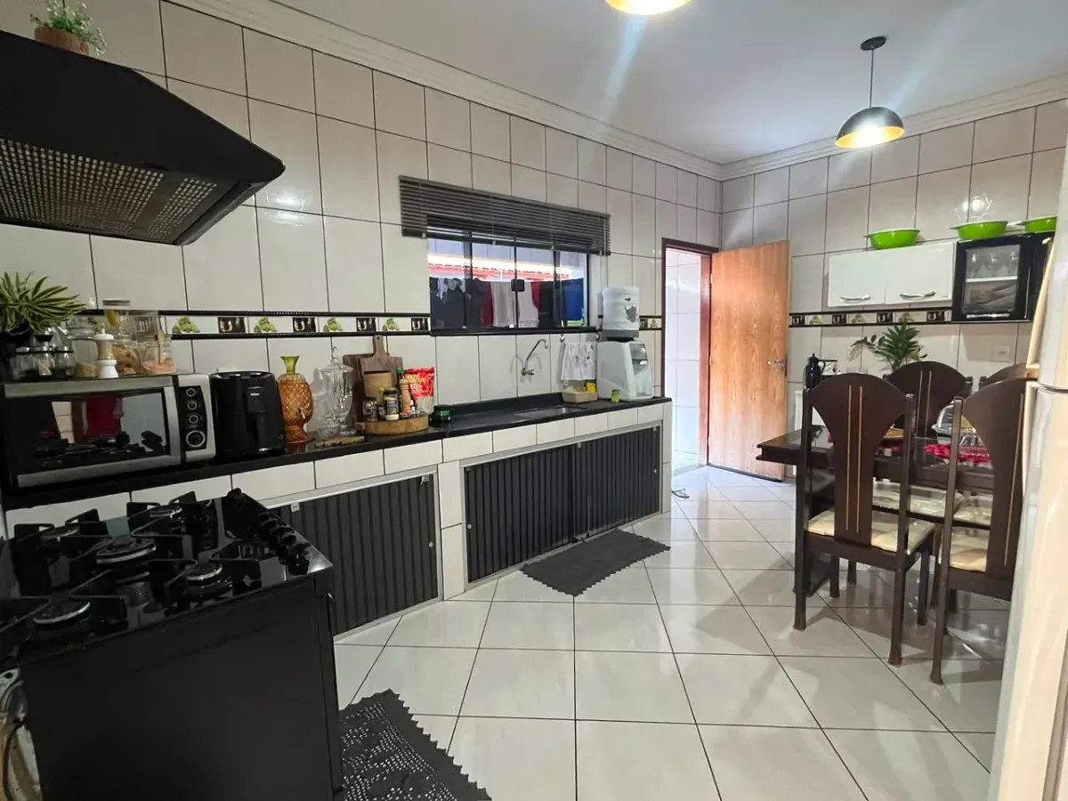 CASA COM 4 SUÍTES E ENERGIA SOLAR /MINAÇU /GO