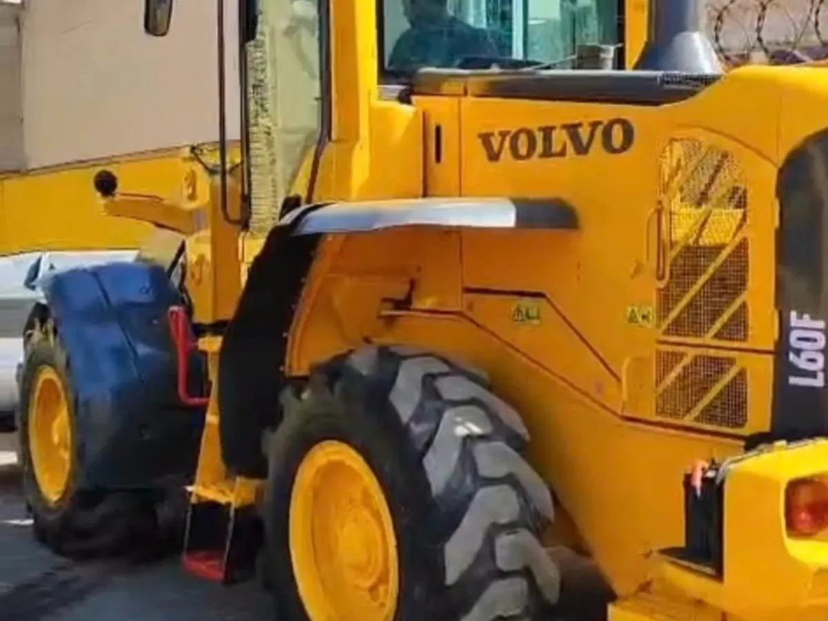 PÁ CARREGADEIRA VOLVO