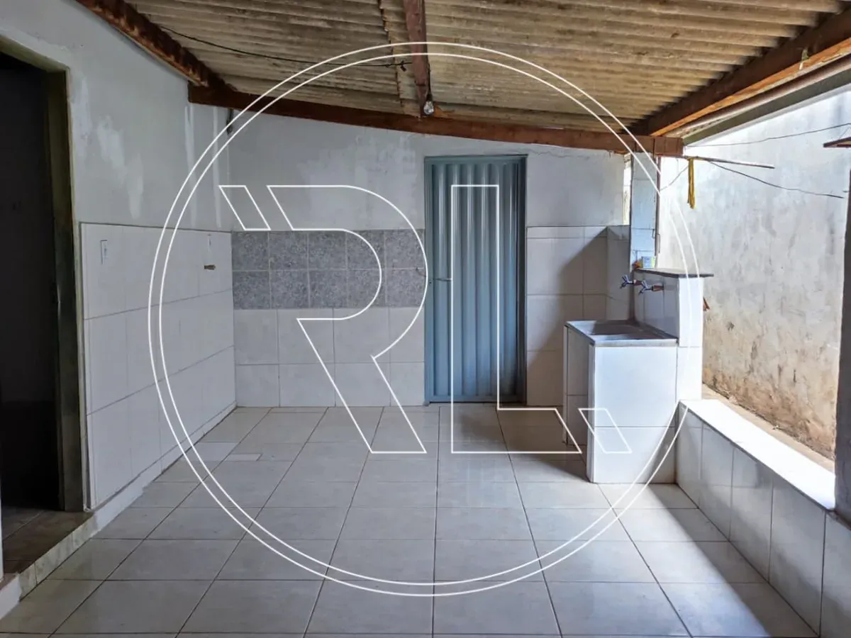Casa 2/4 no Santa Efigenia  / Caldas Novas