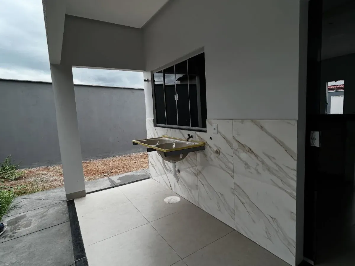VENDE-SE CASA DE ALTO PADRÃO EM PORANGATU - GO