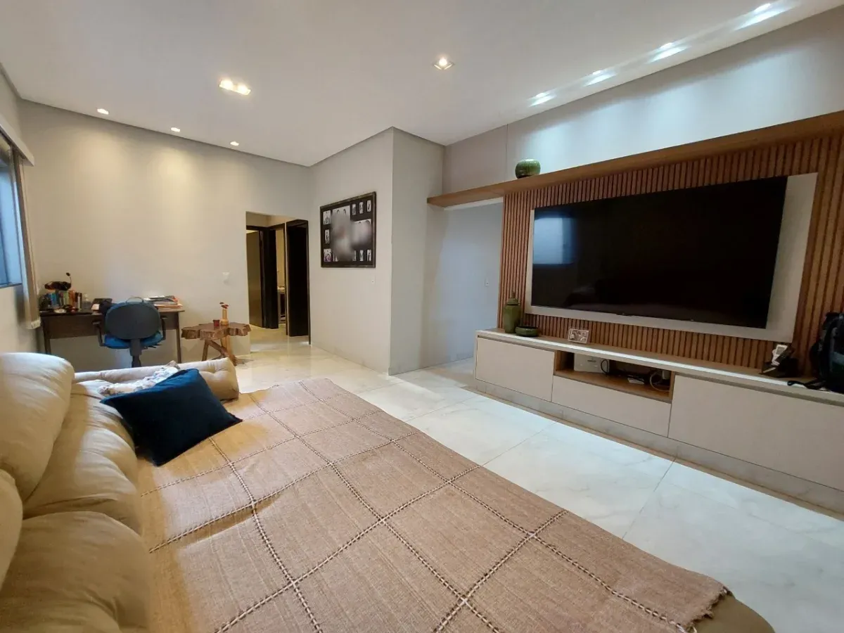 Casa a venda com piscina e área de lazer