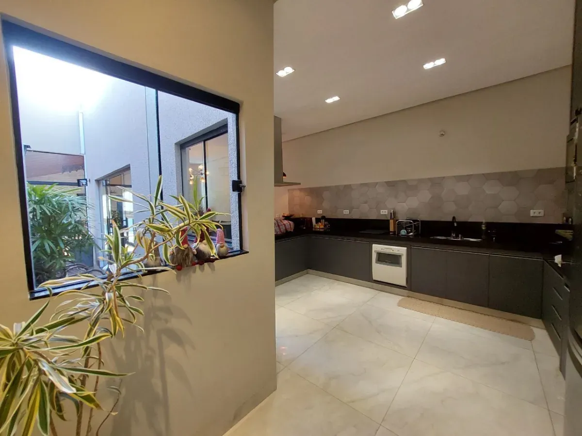 Casa a venda com piscina e área de lazer