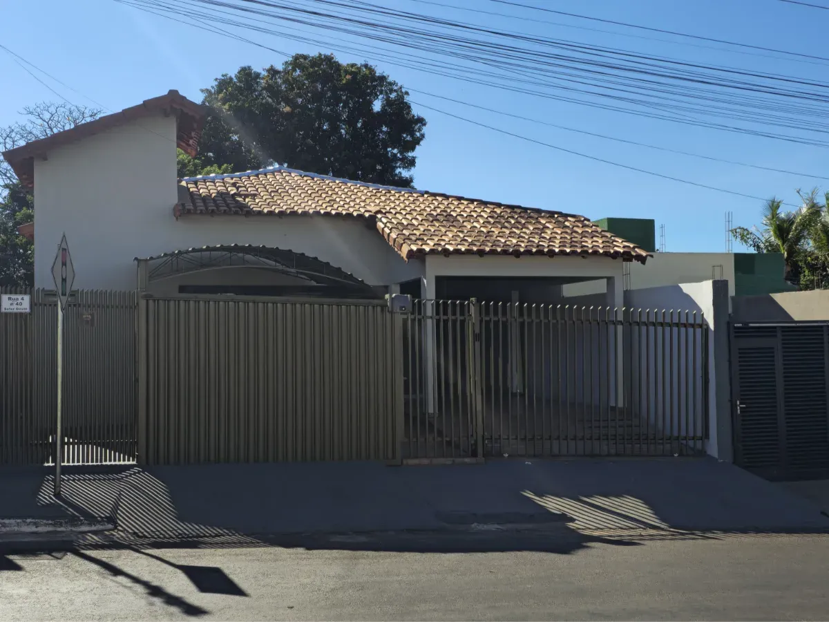 Casa para Venda na Rua 04 (Setor Oeste)
