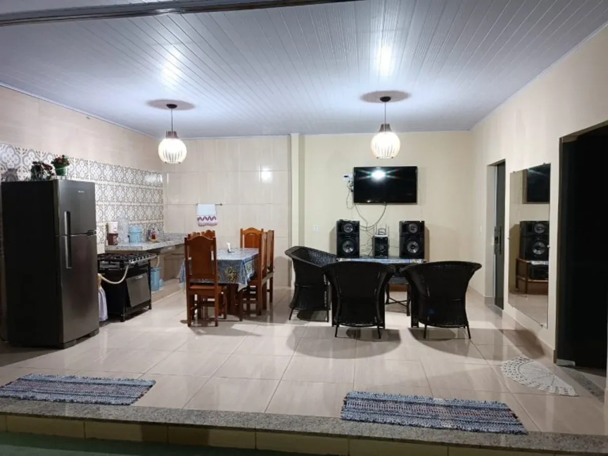Vendo Casa comercial para eventos com 2/4 em Minaçu - Go