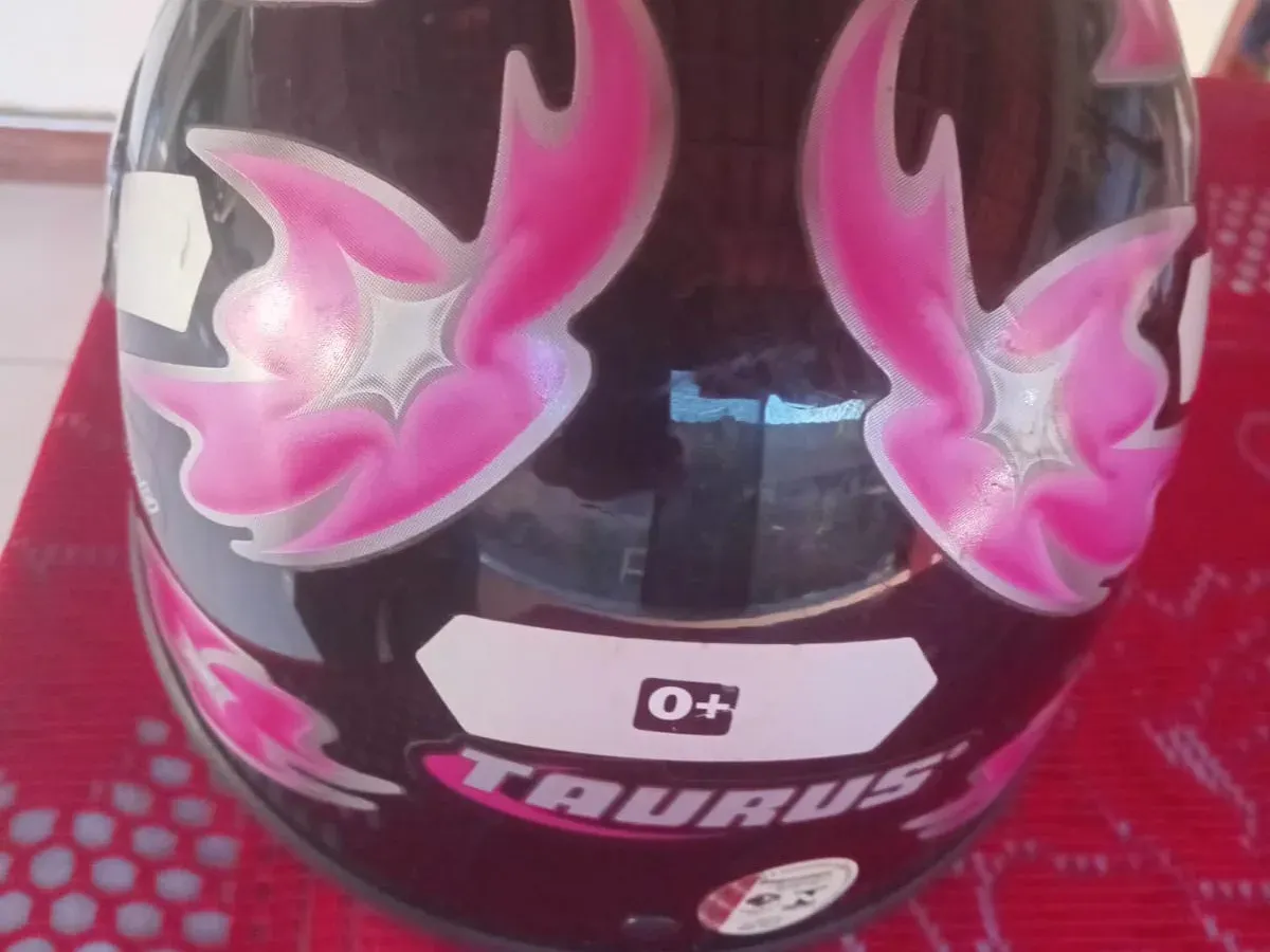 Capacete Taurus Feminino