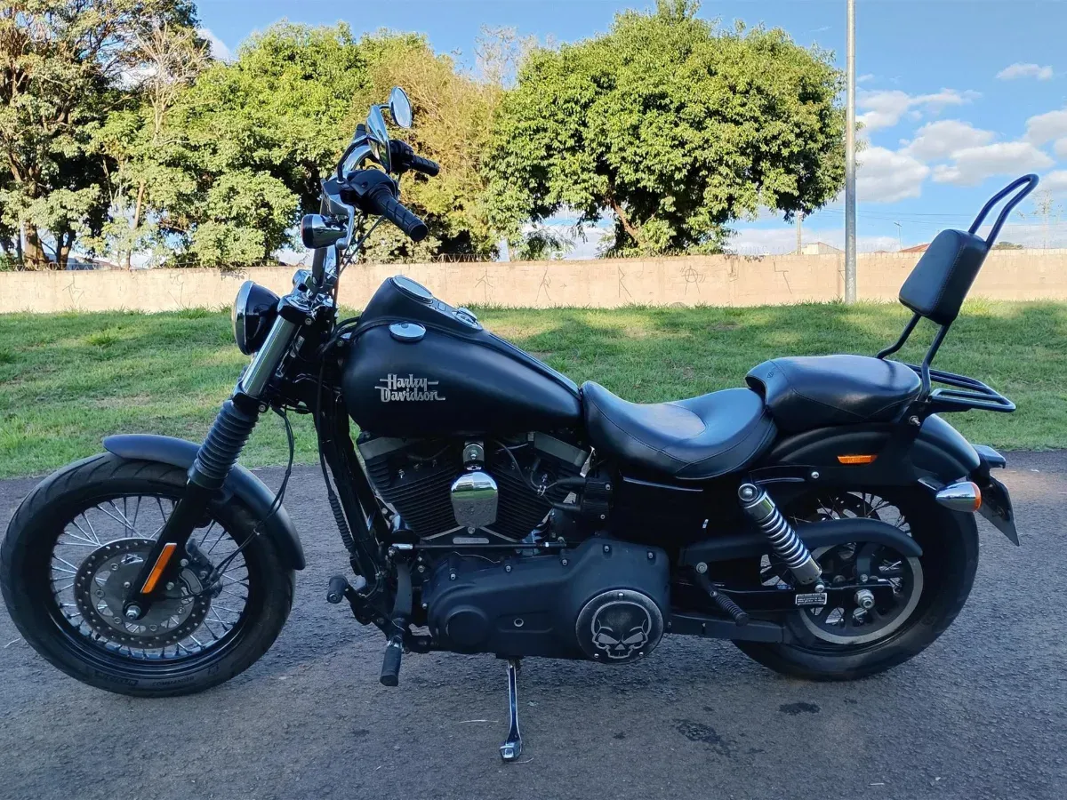 HARLEY-DAVIDSON DYNA STREET BOB